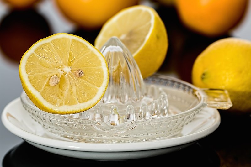 Zitronenpresse aus Glas