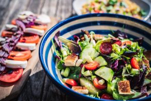 Salatschüssel mit Salat