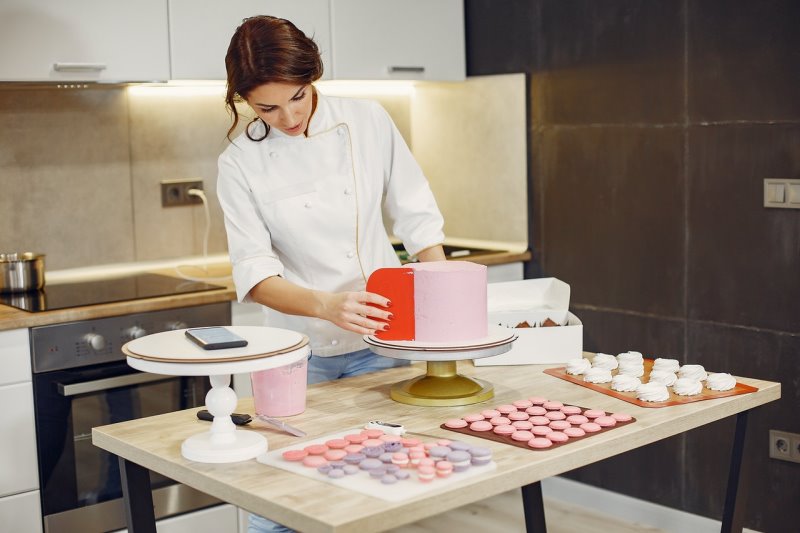 Tortenstaender-im-Test Tortenstaender-als-Hilsmittel-beim-Backen